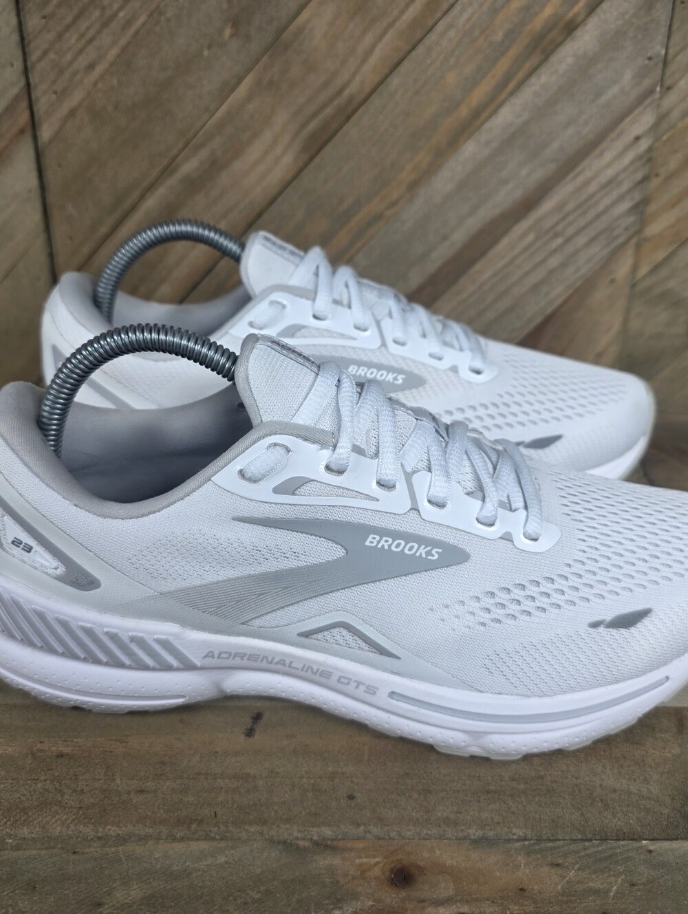 Brooks Adrenaline GTS 23 Womens Athletic Running Shoes Size 9 White NO  INSOLES